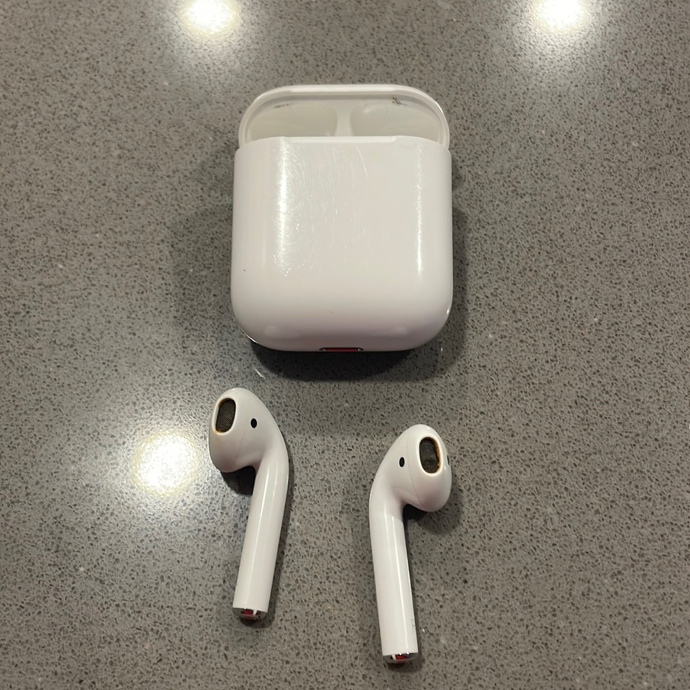 Apple AirPods